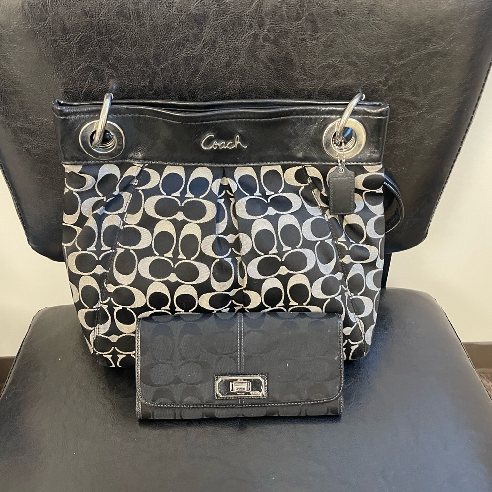 Coach Black and Grey Shoulder Bag